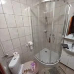 szoba 3 agyas 3 furdo wc